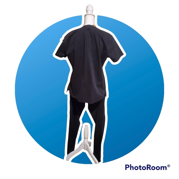 Med Couture Scrub Set, L Top Black w/Raspberry Trim, M Pants Black w/Blu - Picture 6 of 10